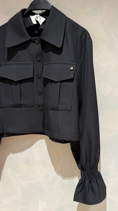 Kort jasje met pofmouw