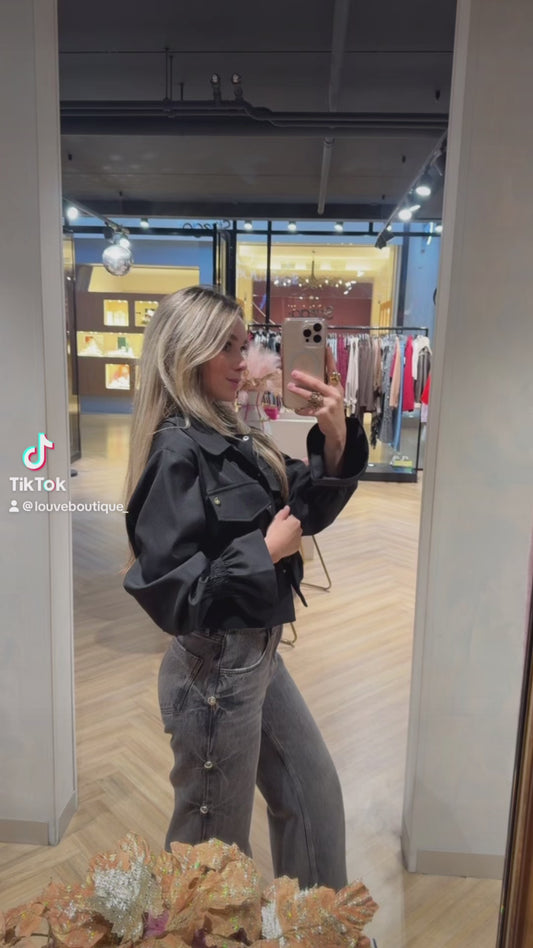 Kort jasje met pofmouw